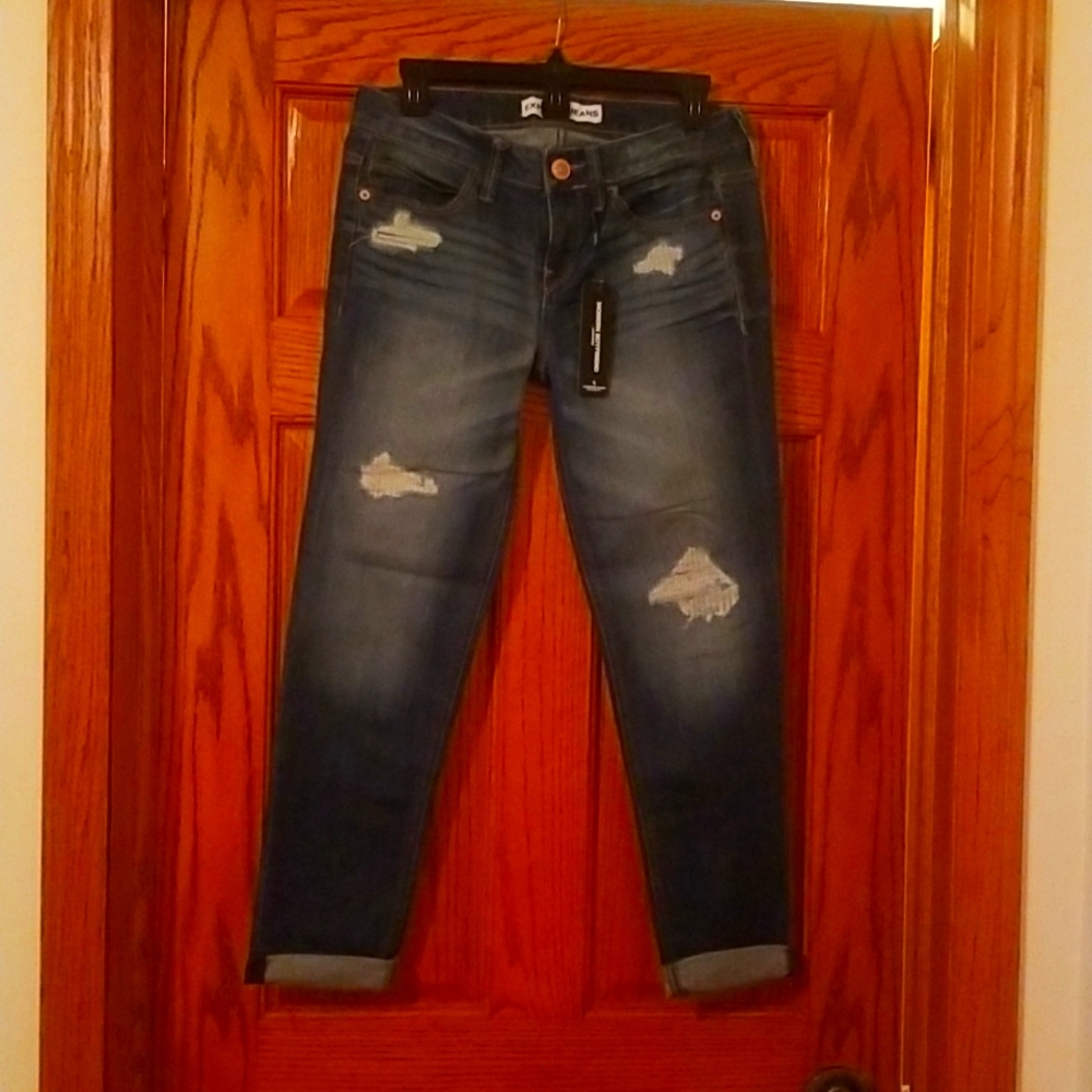 Express Modern Boyfriend Low Rise Jeans- Size: 00 NWT
